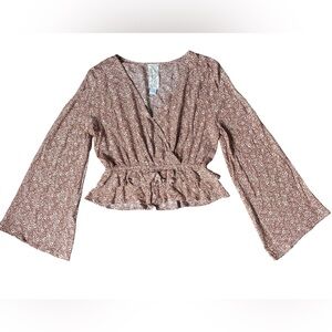 Sadie & Sage Floral Bell Sleeve Blouse Size S